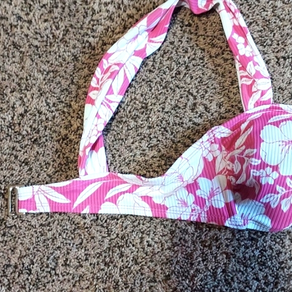 Swimsuit - Picture 5 of 9